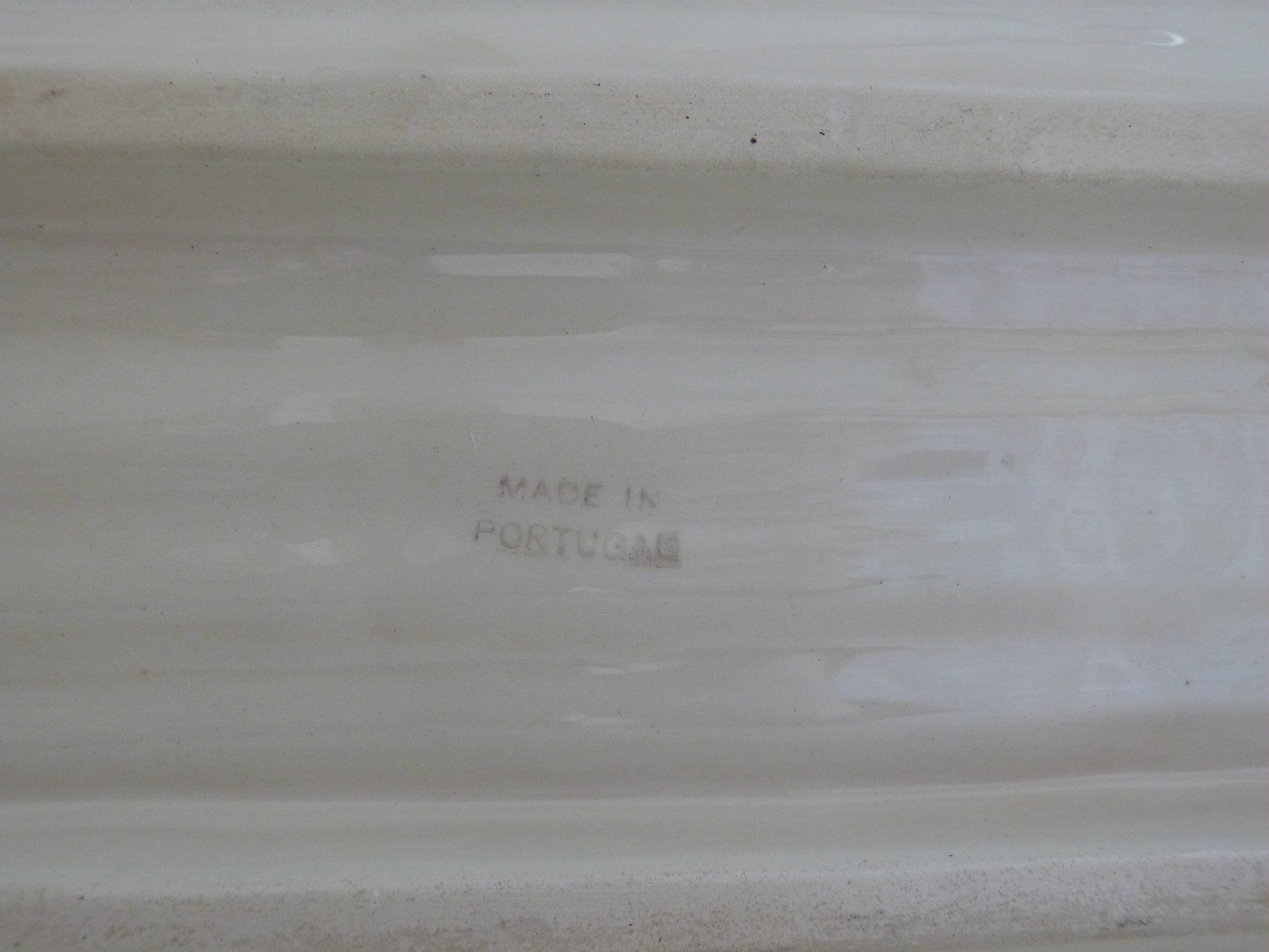 Plate of asparagus with a sauce.