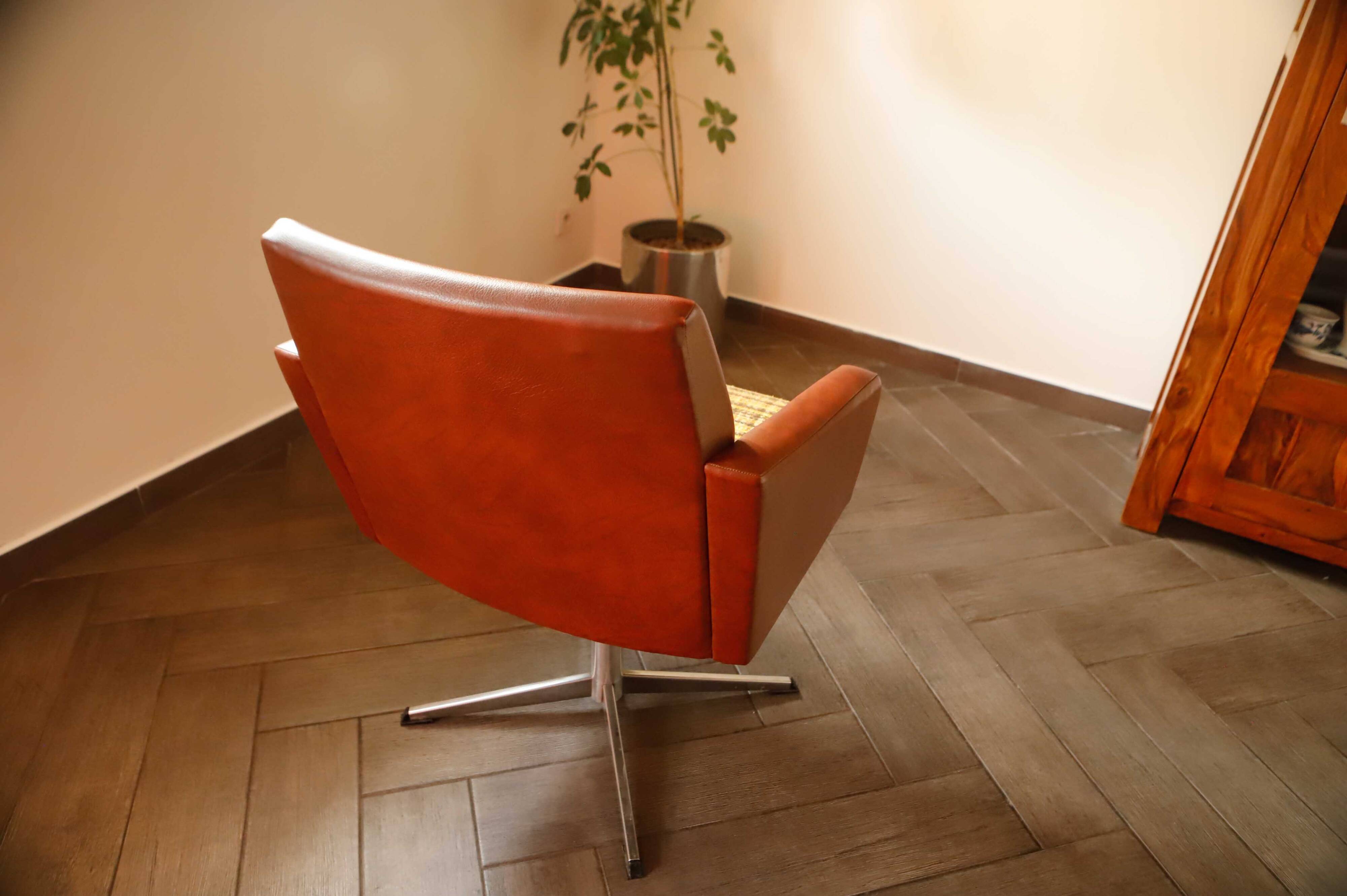 Set of 2 DDR Vintage Swivel Armchairs (1970s)