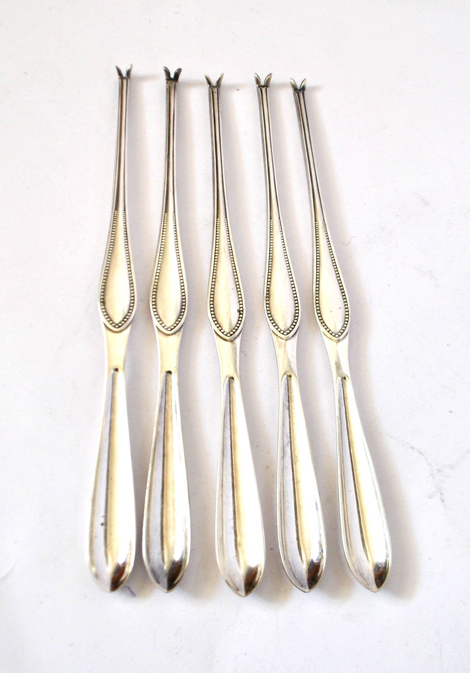 DEETJEN Set of 5 silver-plated lobster picks with pearl handle