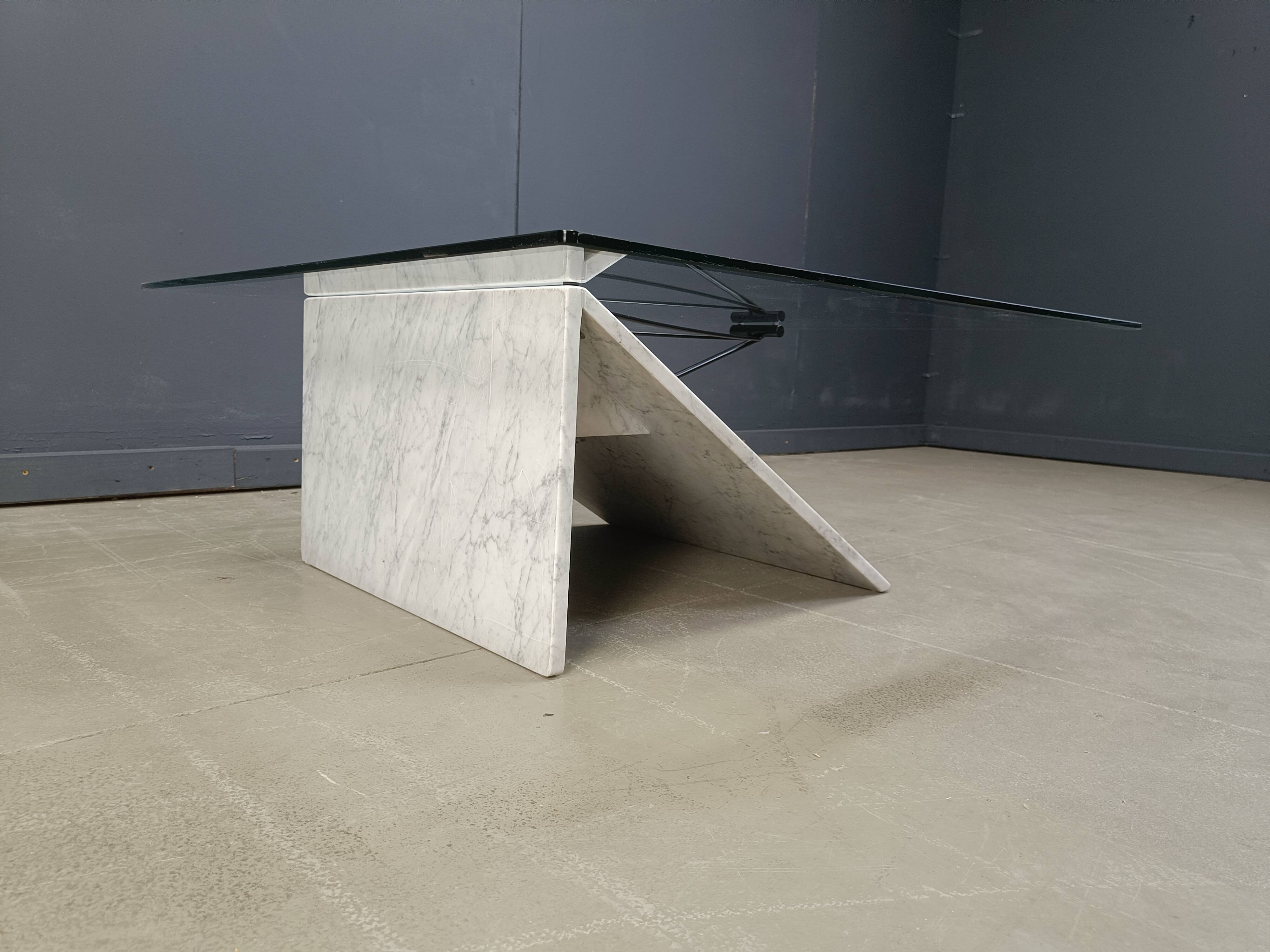 Table basse postmoderne en marbre italien, années 1980