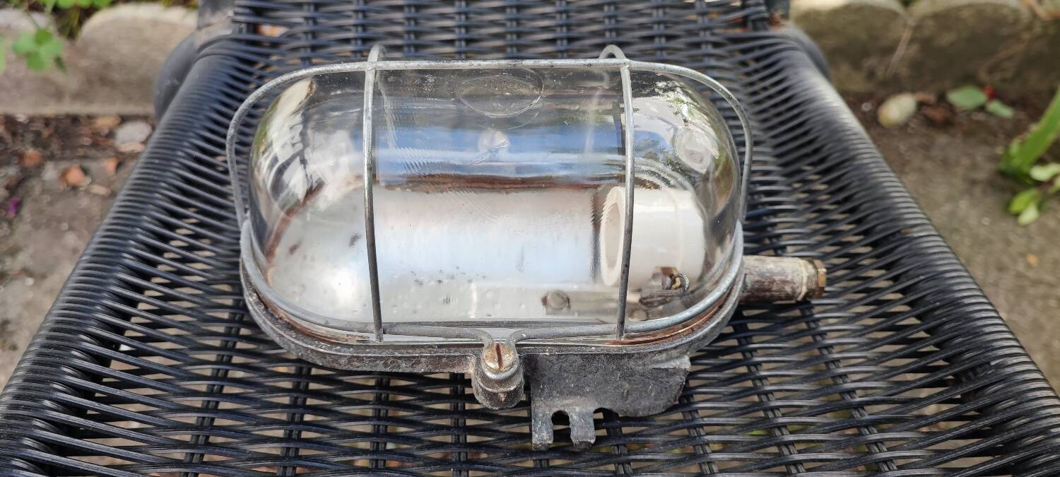 Industrial cast iron and glass wall light Bloc