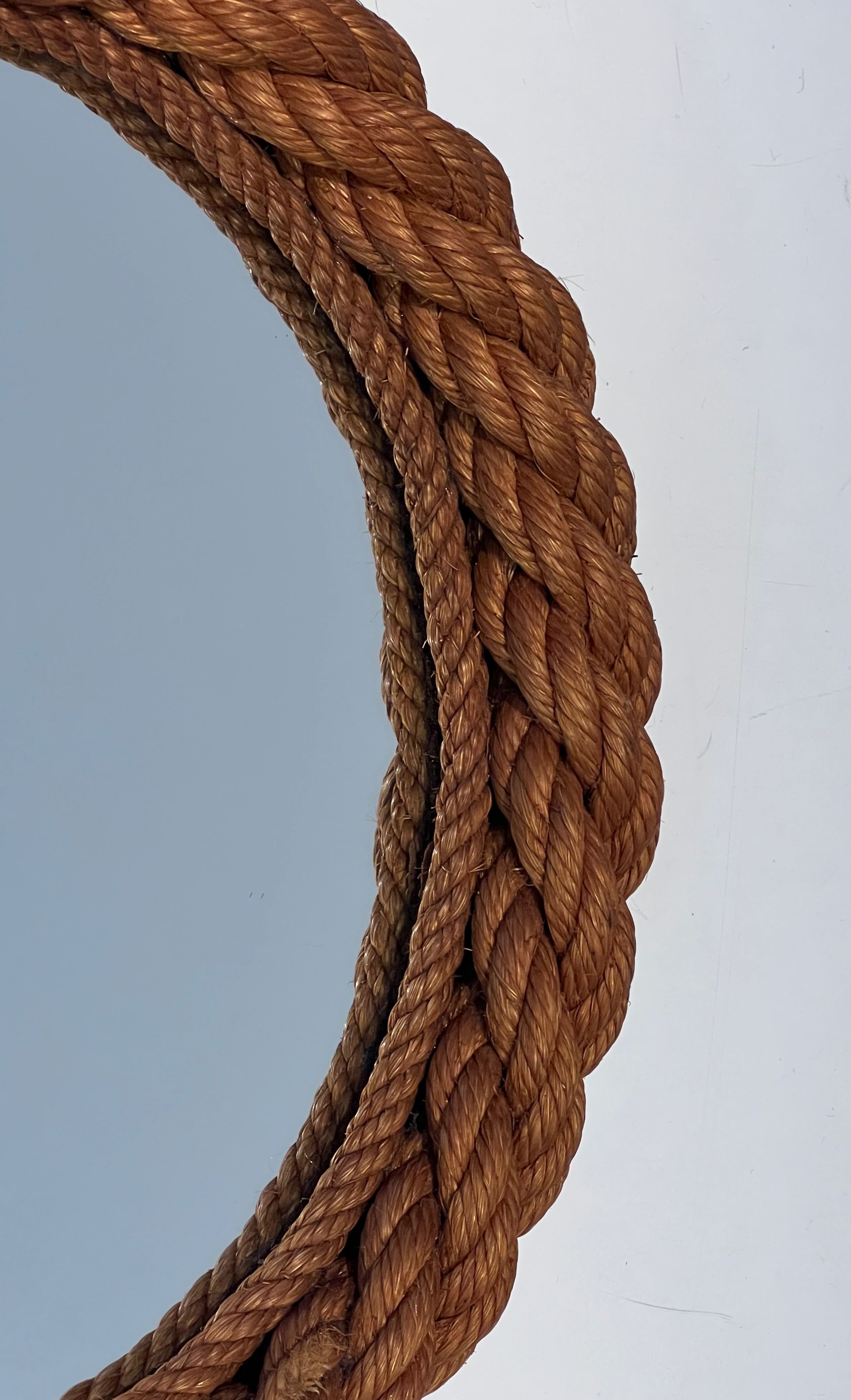 Round mirror in Audoux Minet rope.