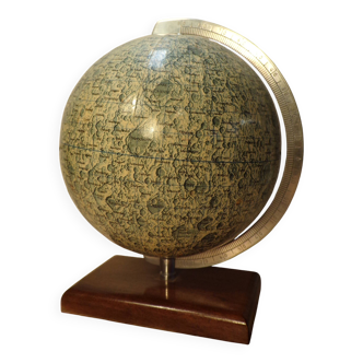 Lunar globe