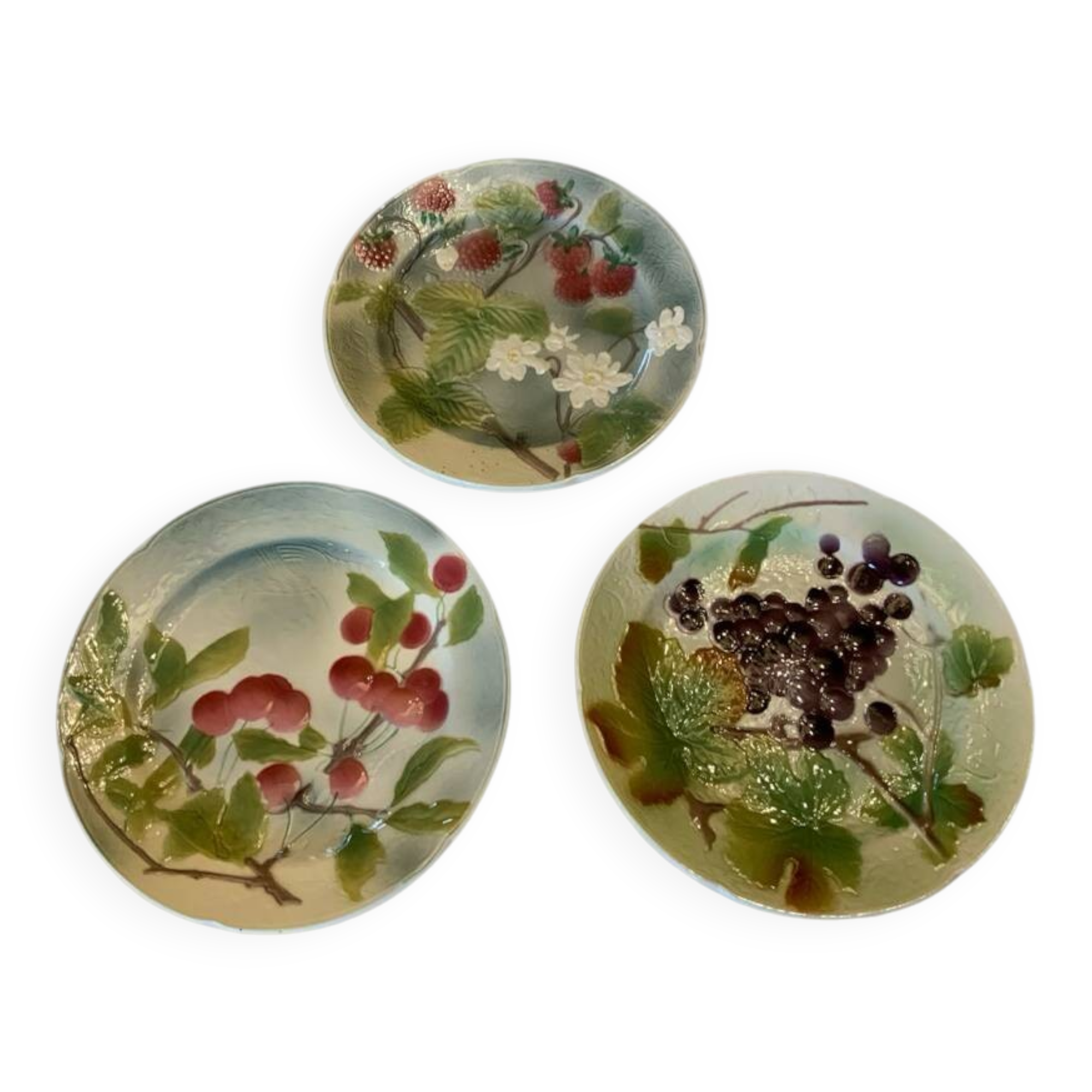 Set of 3 Saint-Clément majolica plates – fruit decoration – 19th century