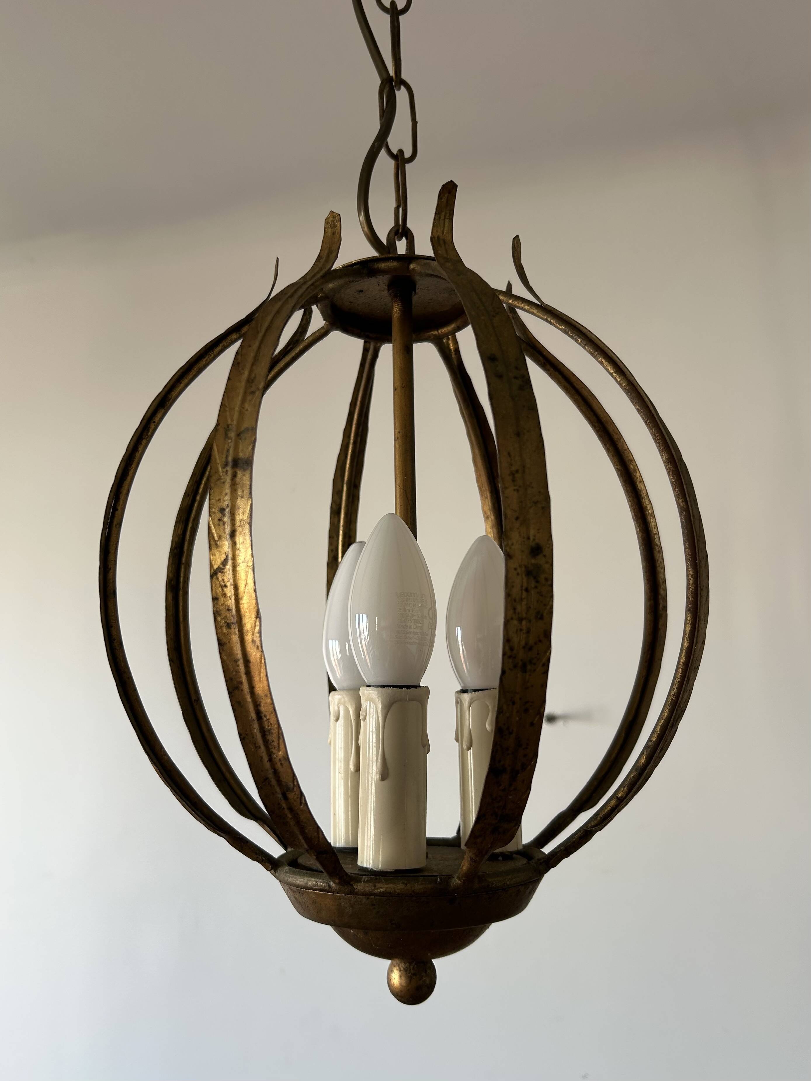 Chandelier, antique gold metal suspension.