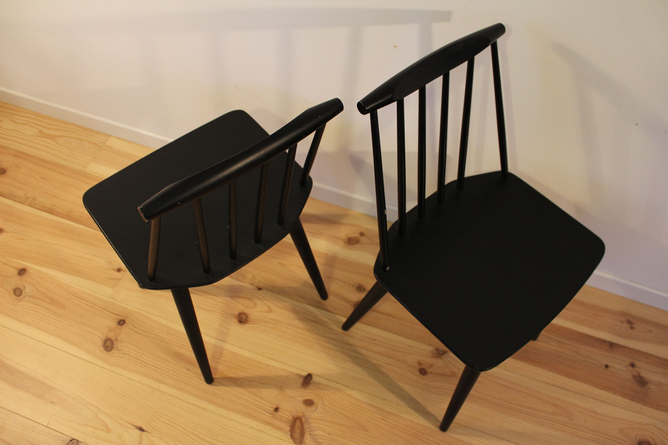 Vintage Scandinavian d77 of Folke Palsson chairs