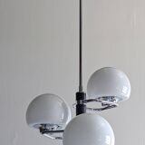 Lustre Space age with 3 lights in white opaline, Italy circa 1970.
