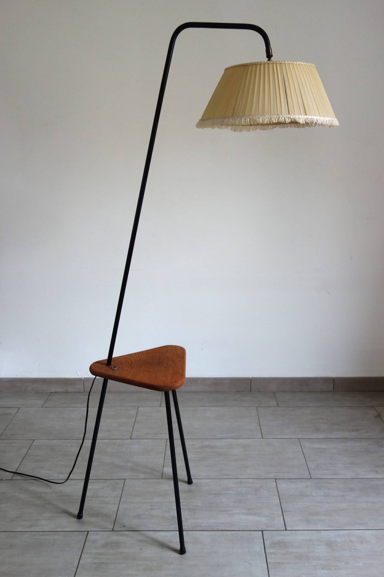 Tripod reading lamp in metal from the 50s/60s, France.