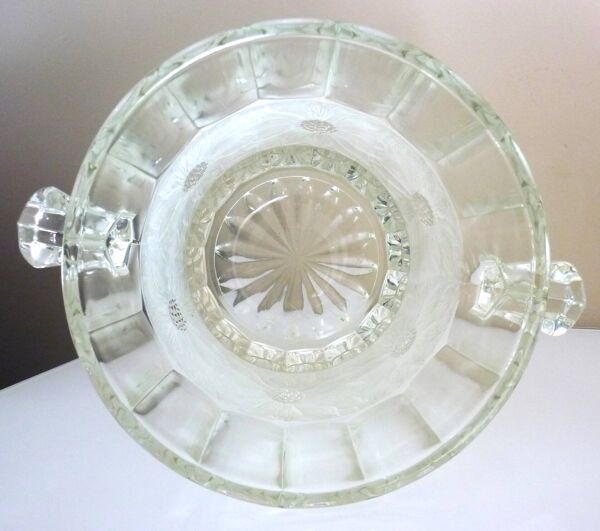 Seau à champagne, style et époque art déco, cristal épais, moulé, dépoli