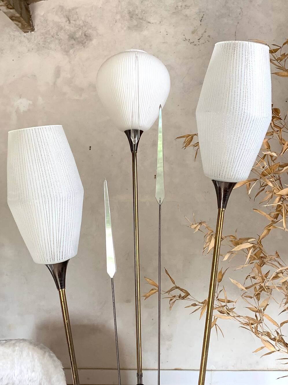 Vintage reed floor lamp in black metal and brass with three white opalines
