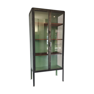 Armoire, vitrine médicale