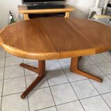 Baumann extendable round table