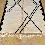 Beni Ouarain Moroccan Berber rug with black diamonds 238 x 160 cm new