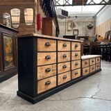 Meuble de métier asymétrique