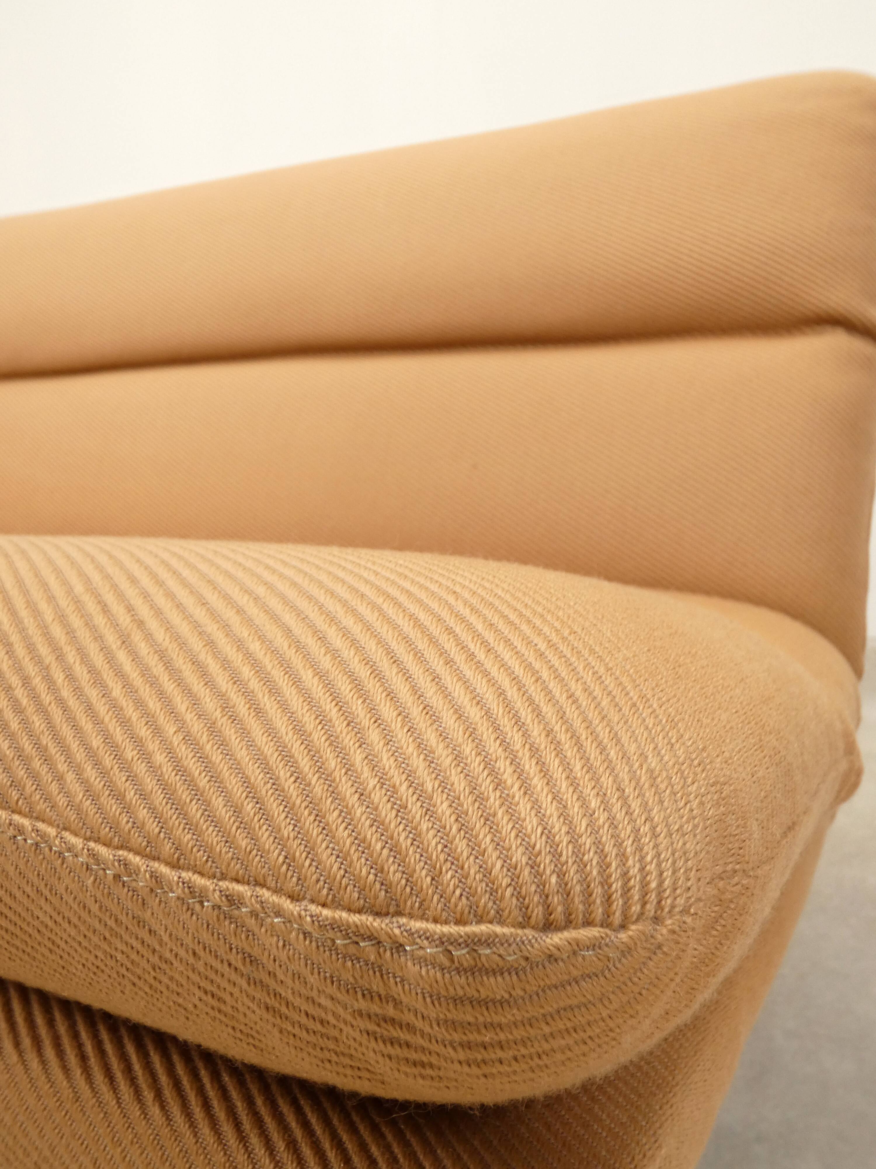 Artifort C683 sofa - 2-seater - powder color