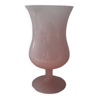 Vase ancien en opaline rose