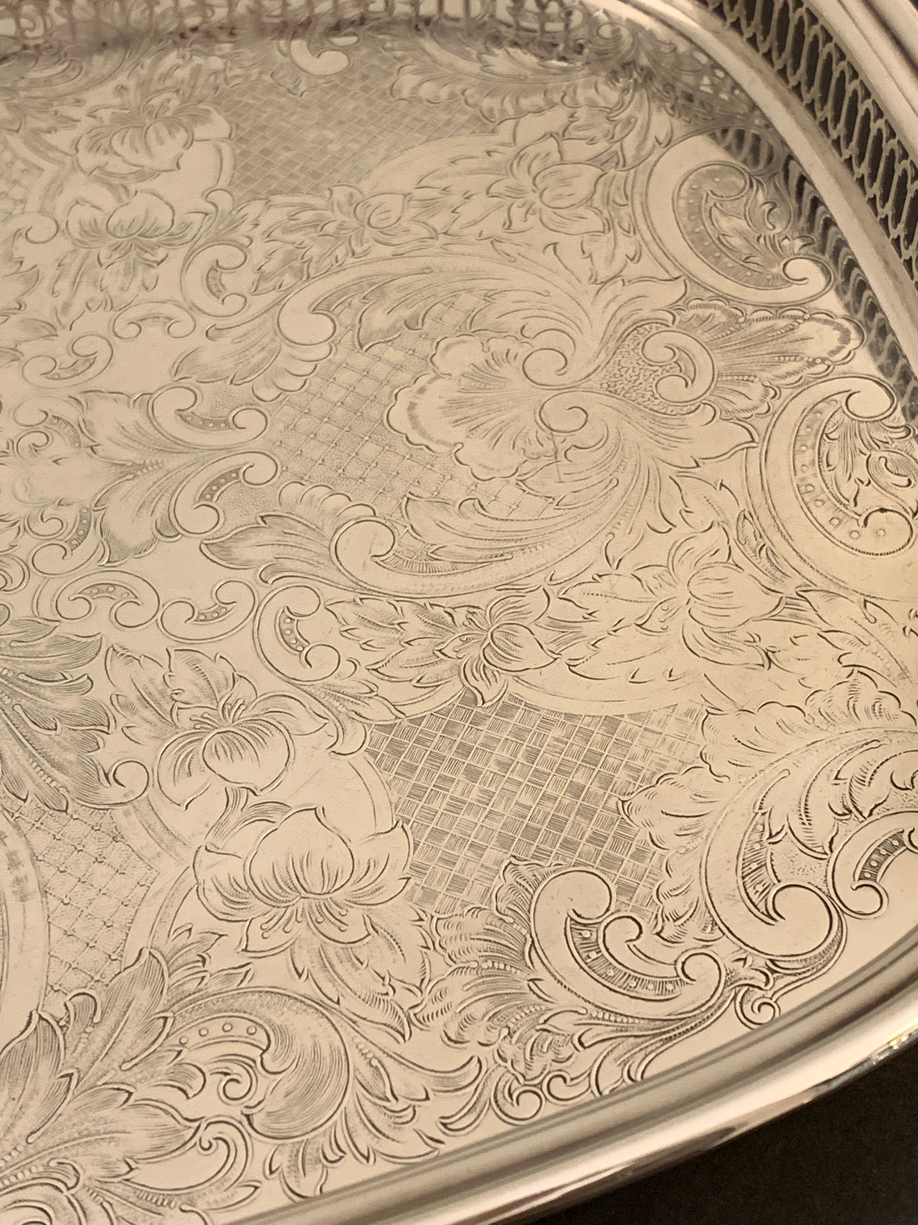 Christofle serving tray in silver metal