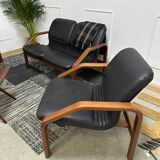 Design living room in black leather