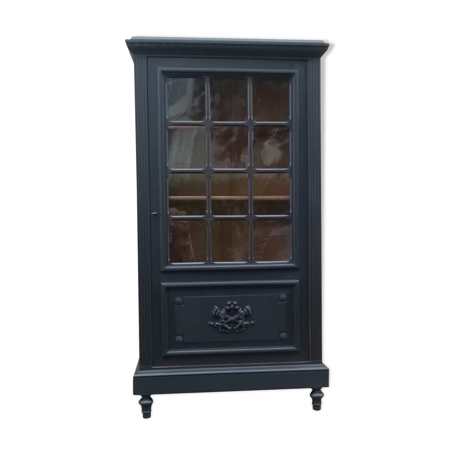 Parisian showcase cabinet