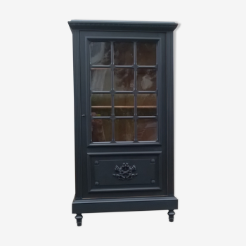 Parisian showcase cabinet