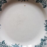 Old plate with wreath decoration