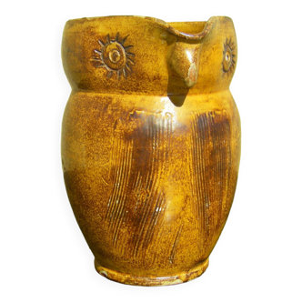 Old owl pitcher