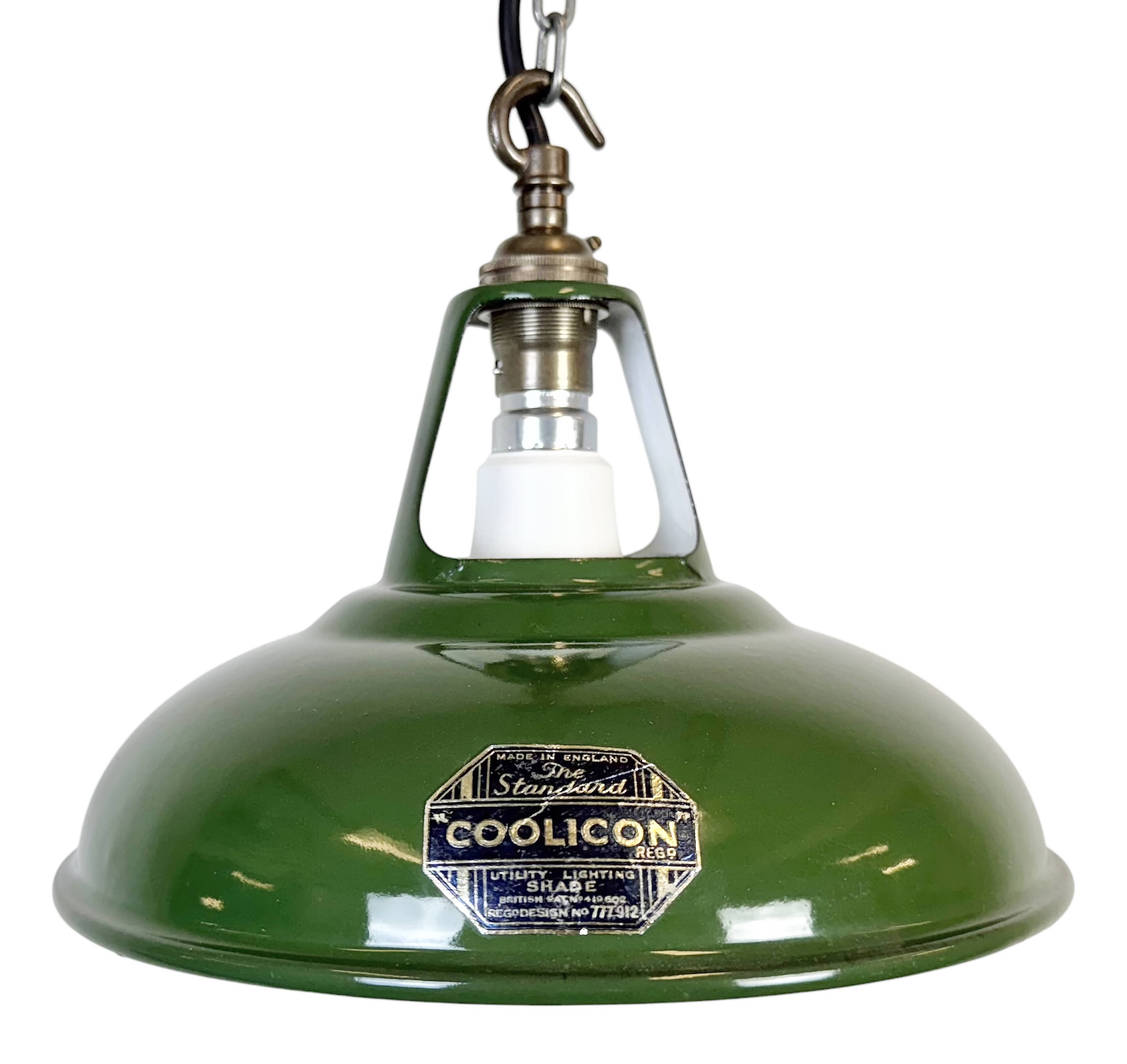 Suspension industrielle en émail vert de Coolicon, années 1950