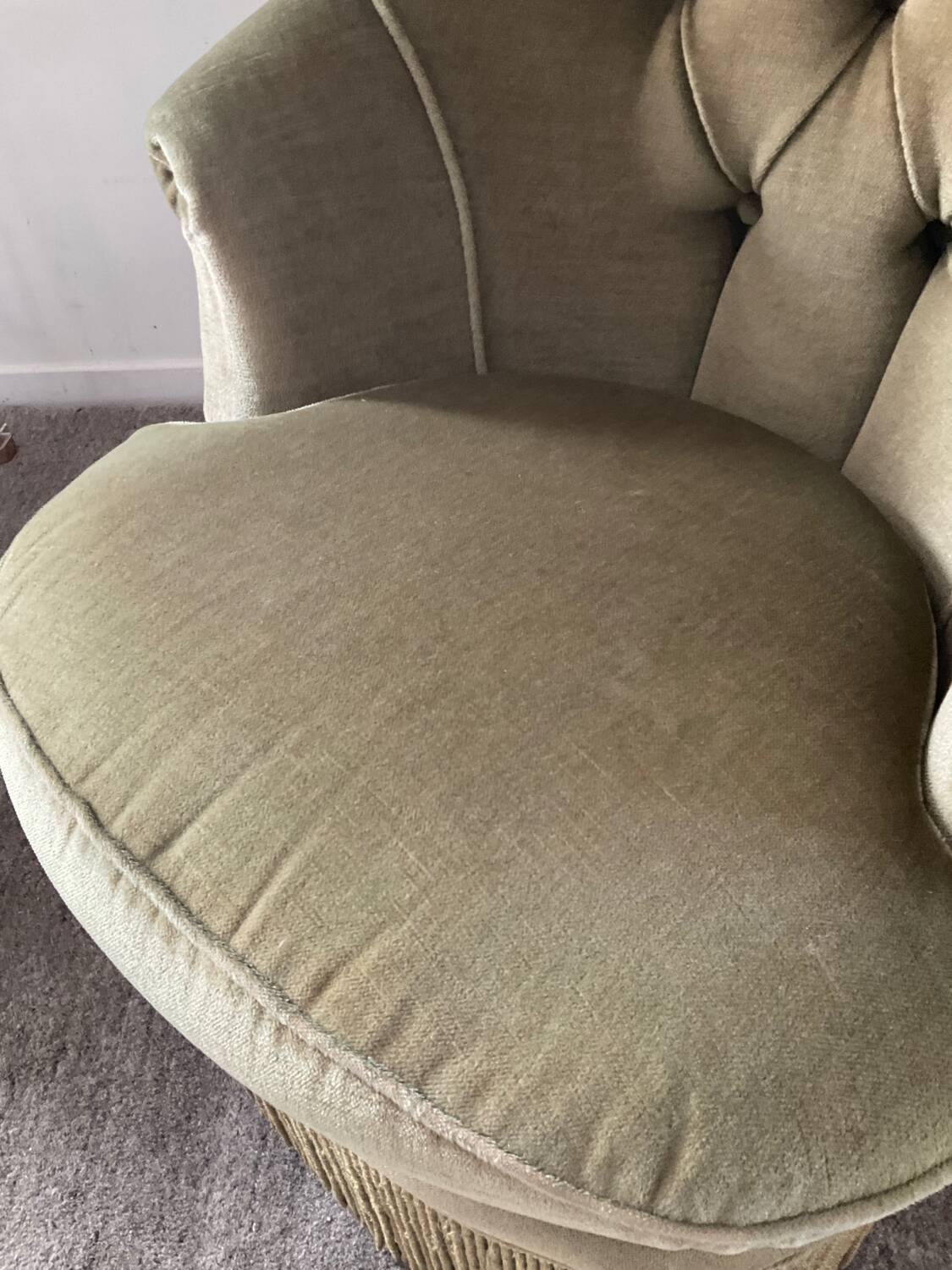 70s toad armchair in green velvet