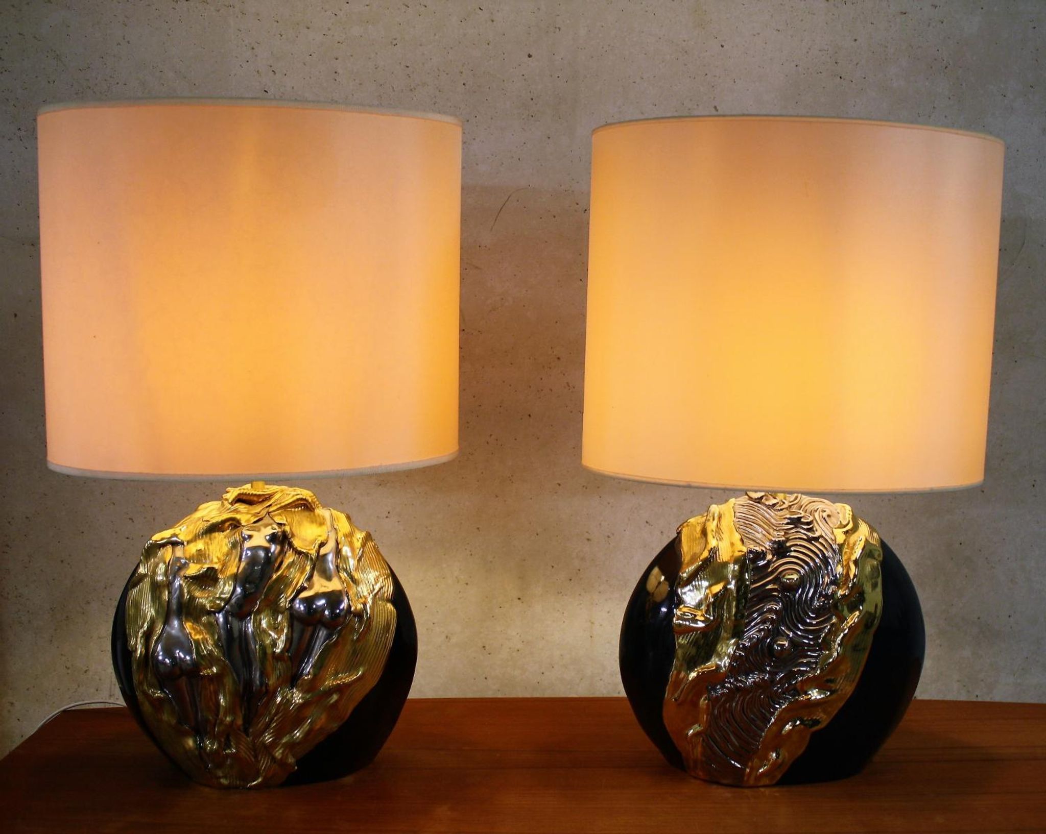 Pair of carved ceramic by Georges Deliège Belgique desk lamps