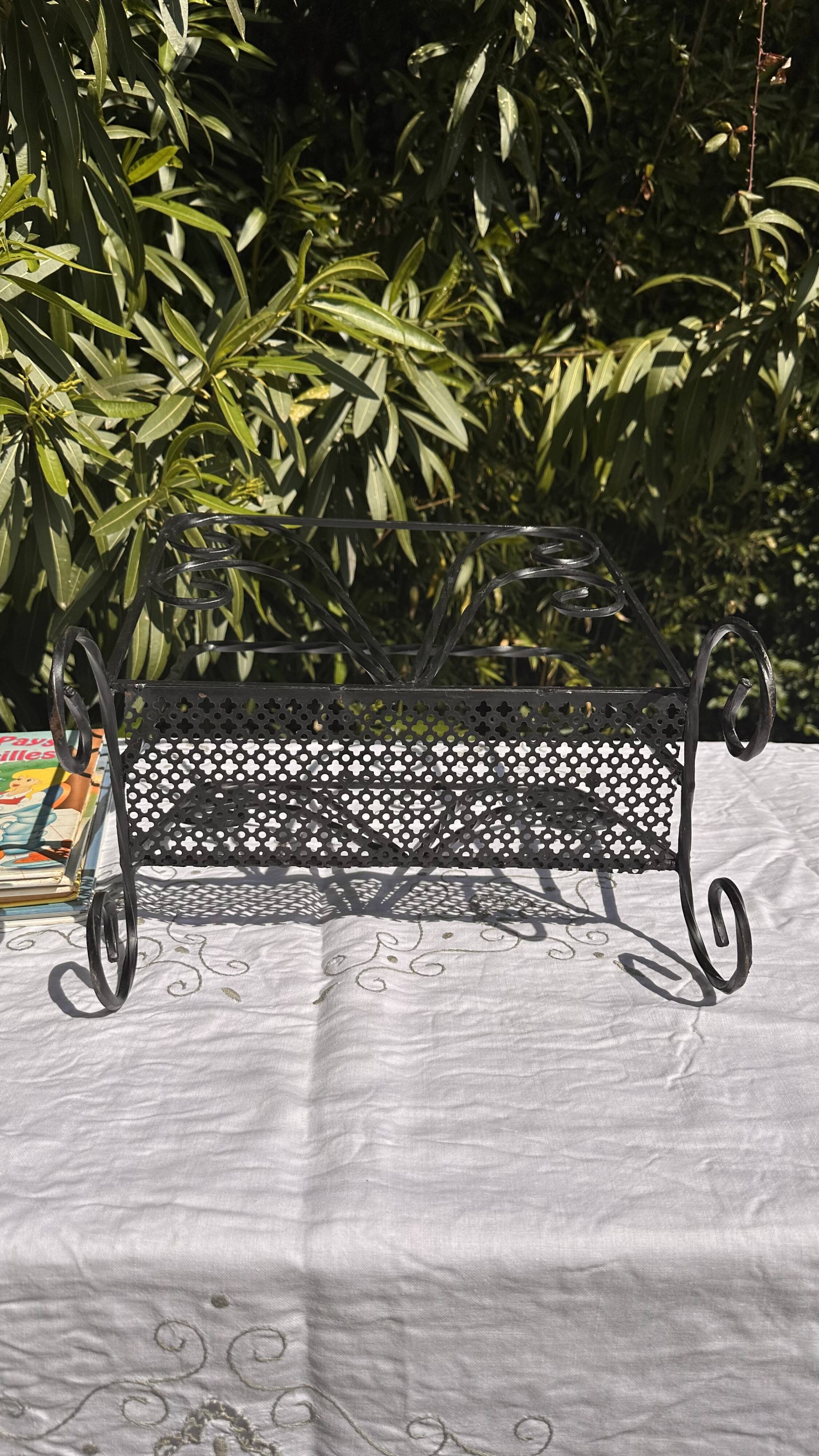 Vintage twisted wrought iron magazine or record holder - magazine rack