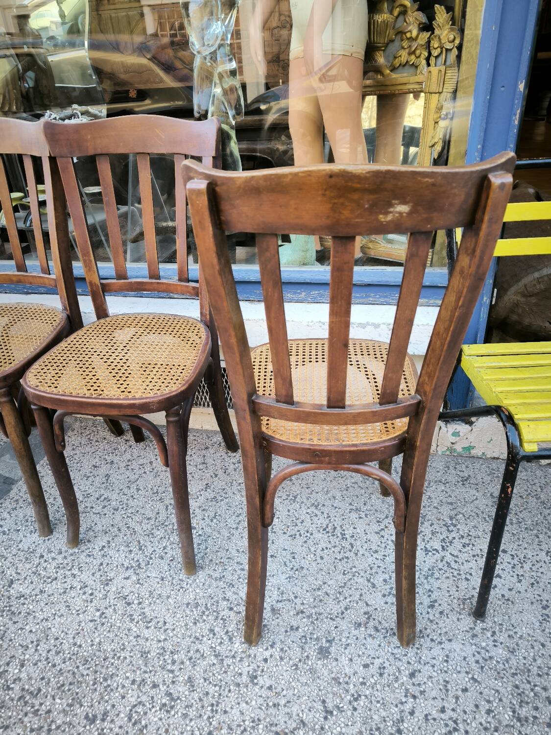 Série de 4 chaises de bistrot cannées vers 1900