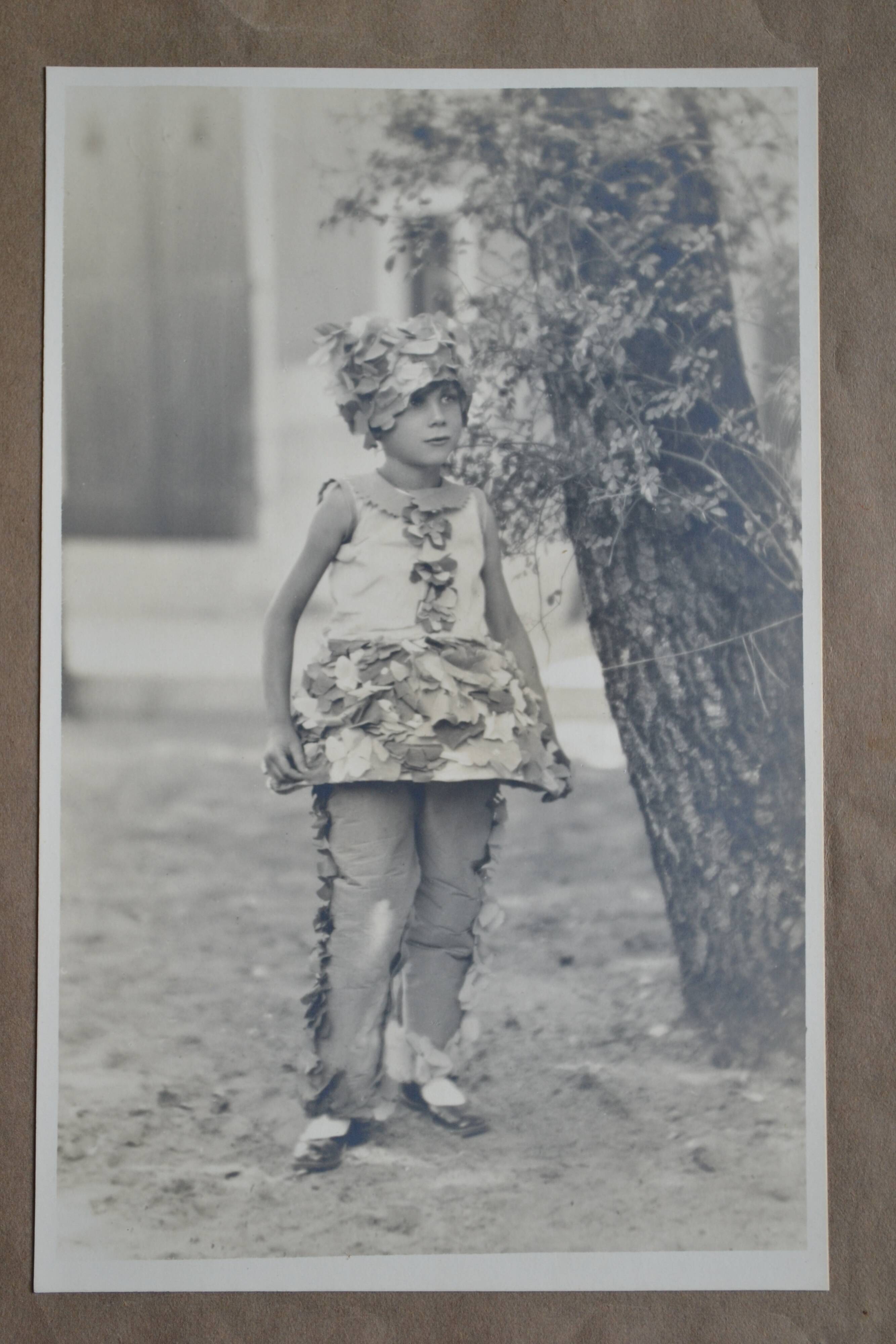 Old photo of a child girl