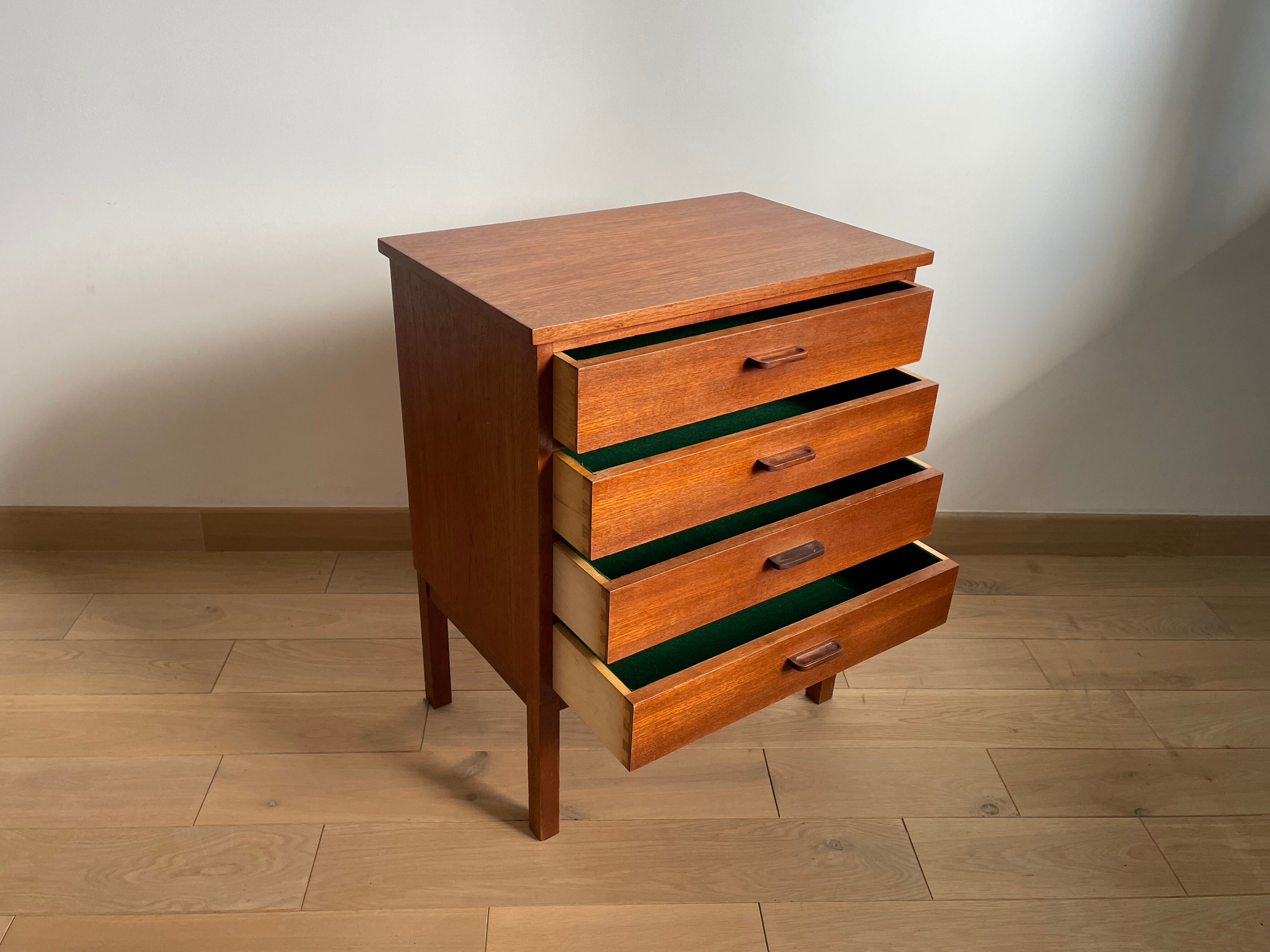 Commode scandinave en teck Soborg Mobler