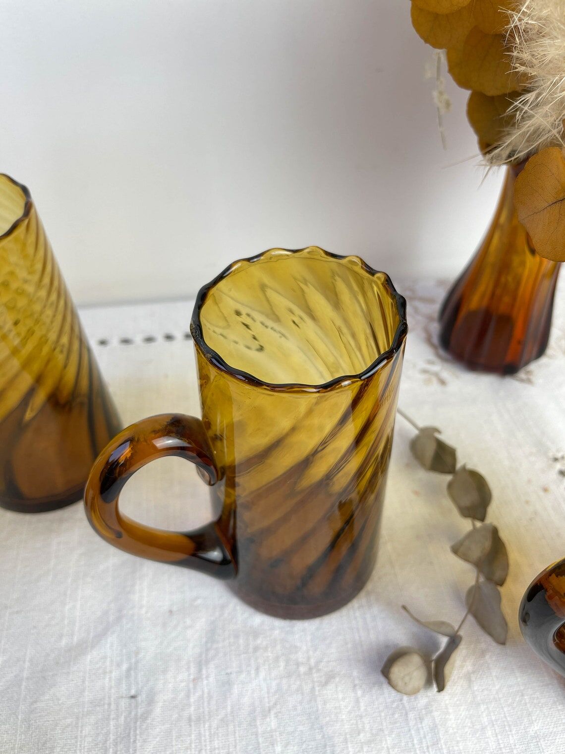 Set of 5 vintage beer glasses in amber twisted glass