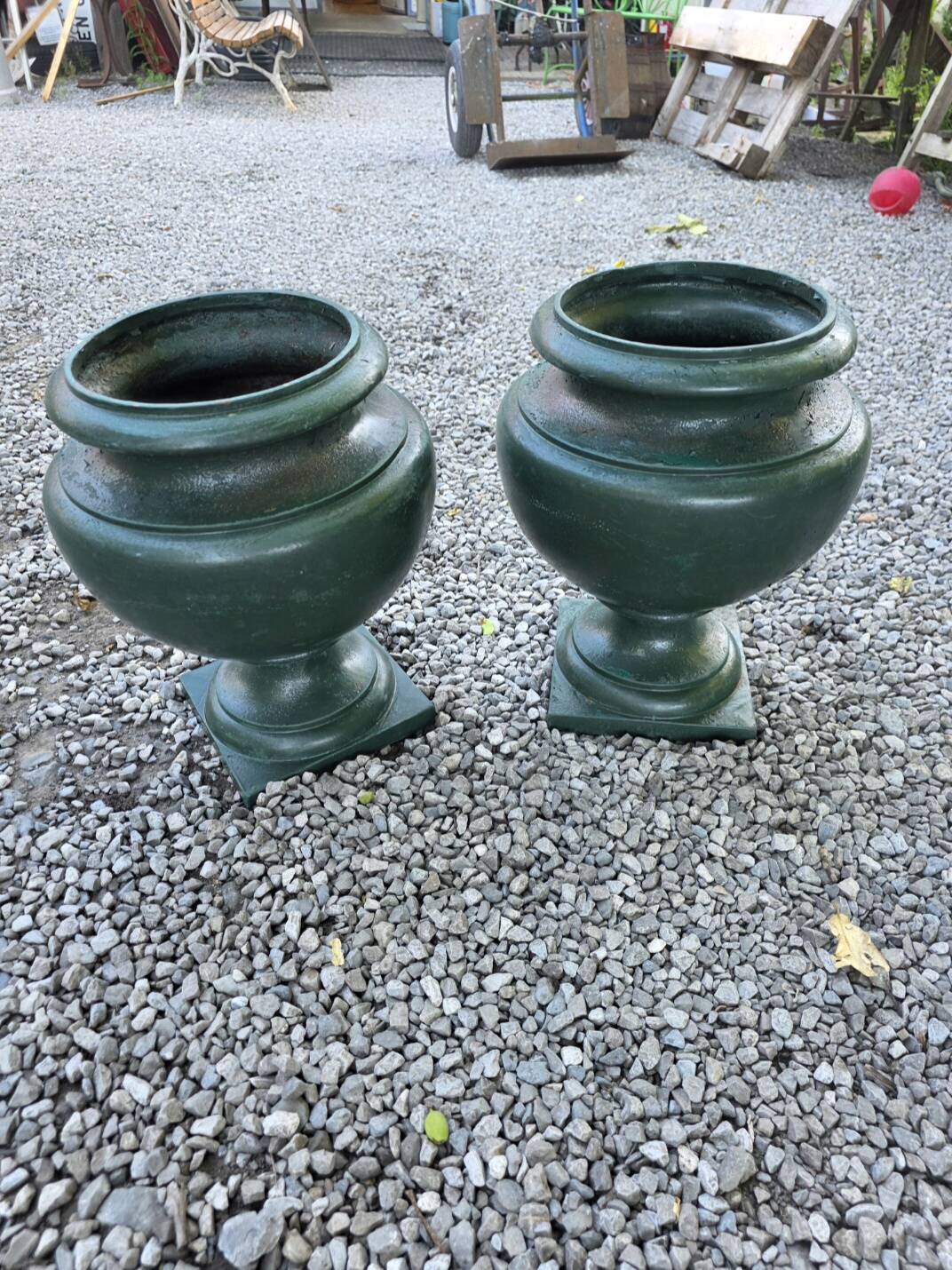 Paire de vases medicis en fonte du XIXème