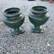 Pair of Medici vases in cast iron from the 19th century.