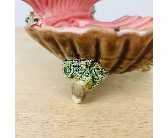 Empty pocket shell slip soap holder