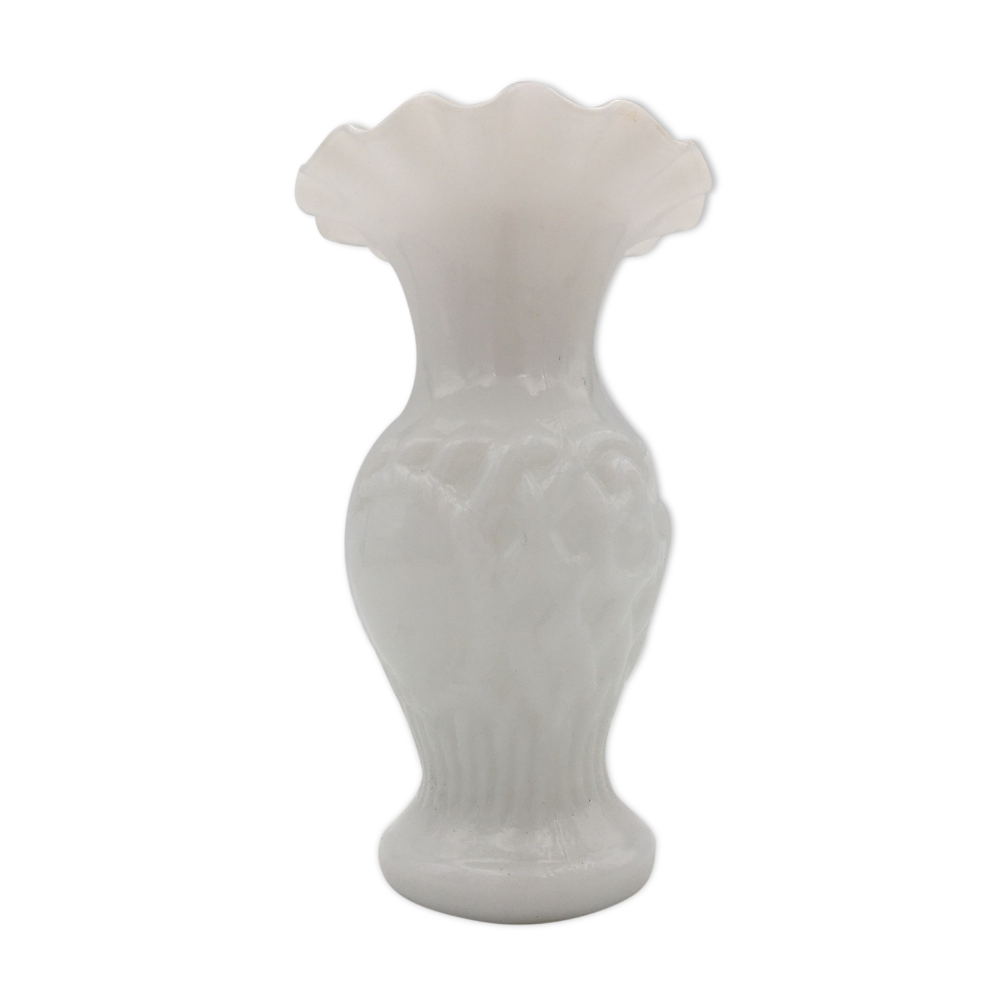 Vase ancien en opaline de foire, blanc, col corolle et décor médaillon 1900