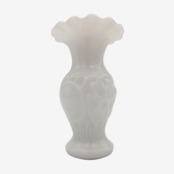 Vase in fairground opaline, white 1900
