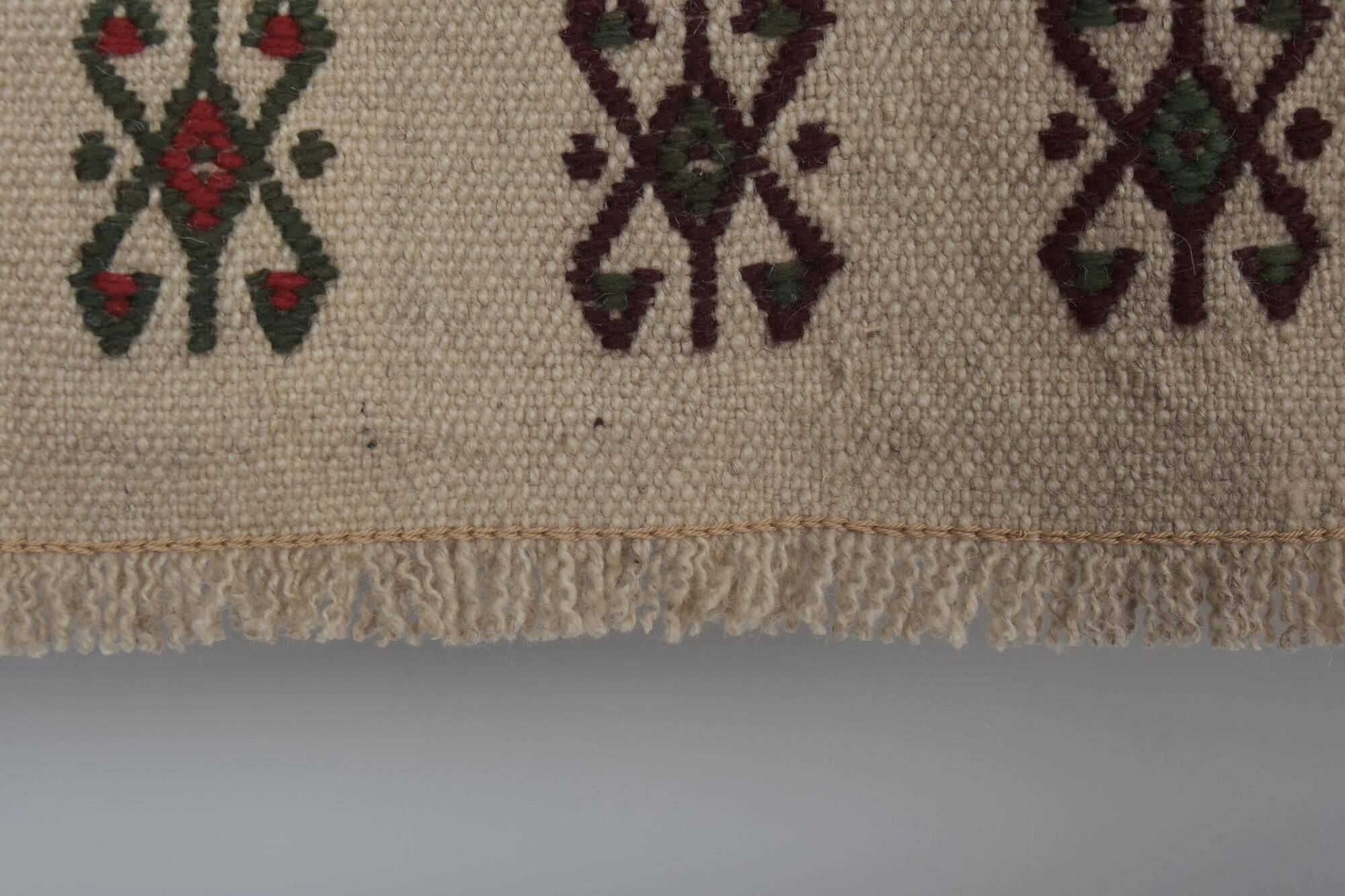 Vintage Turkish kilim, handwoven, 115x153 cm.