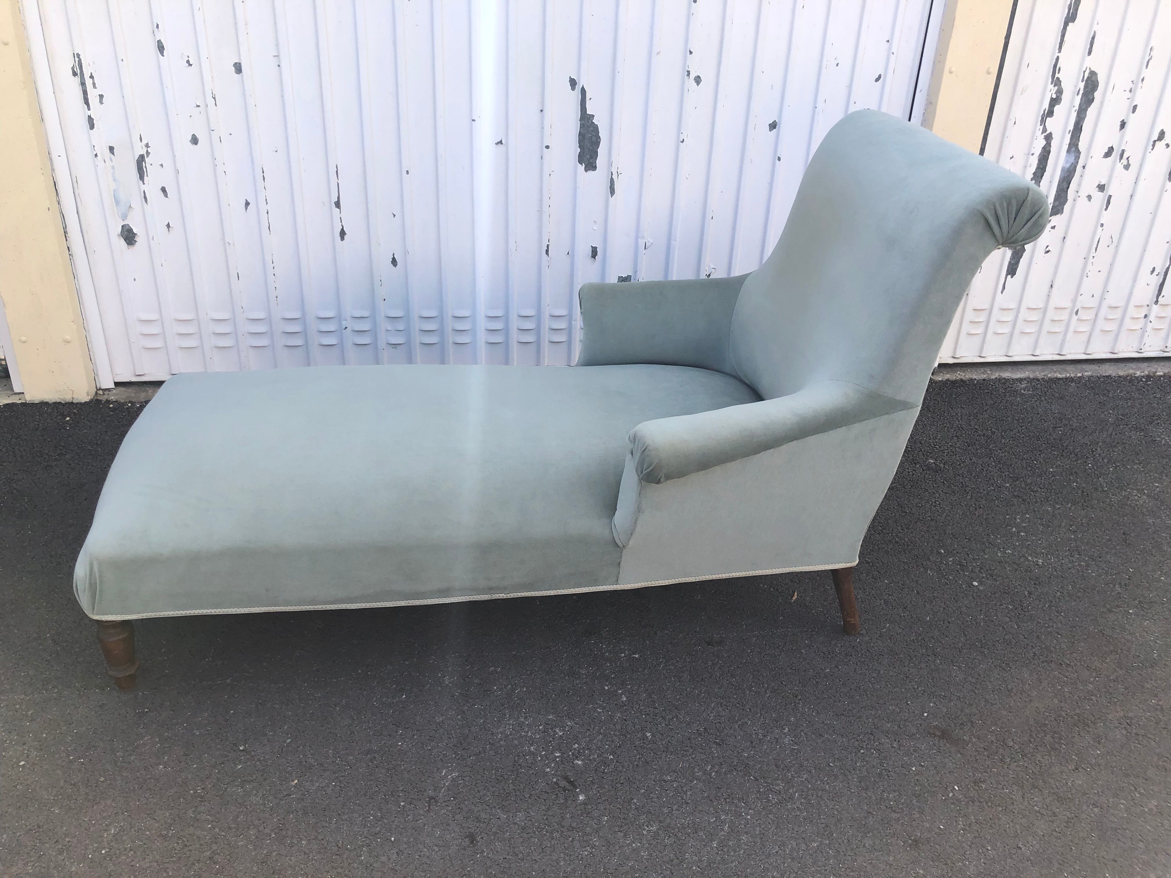 Vintage daybed in gray green velvet