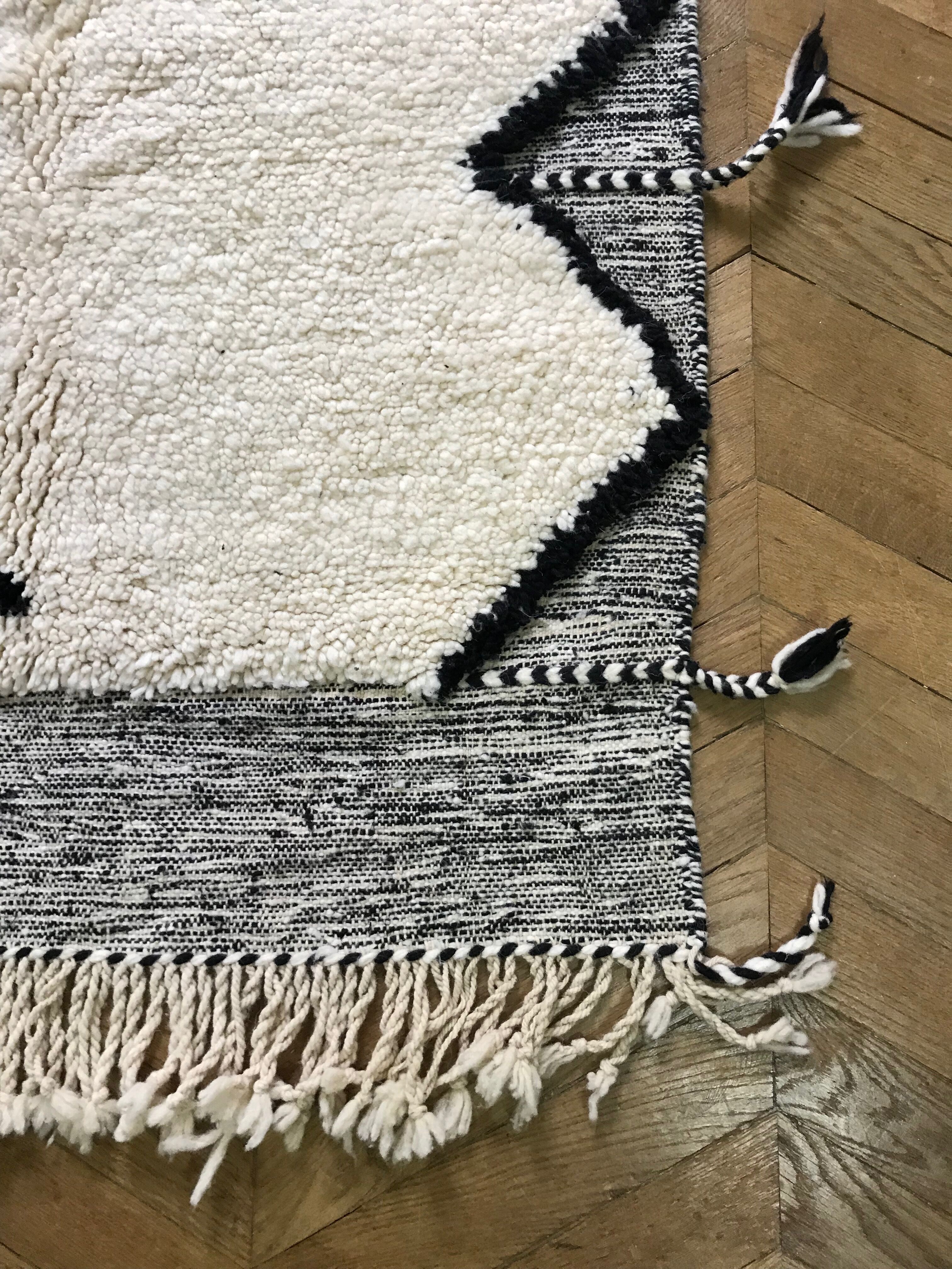 Beniouarain edge kilim rug 150x250cm