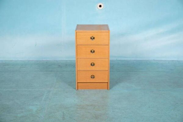 Coffre en chêne blond scandinave minimaliste, coffre moderne du milieu du siècle.