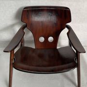 Pair of Diz armchairs, Sergio Rodrigues