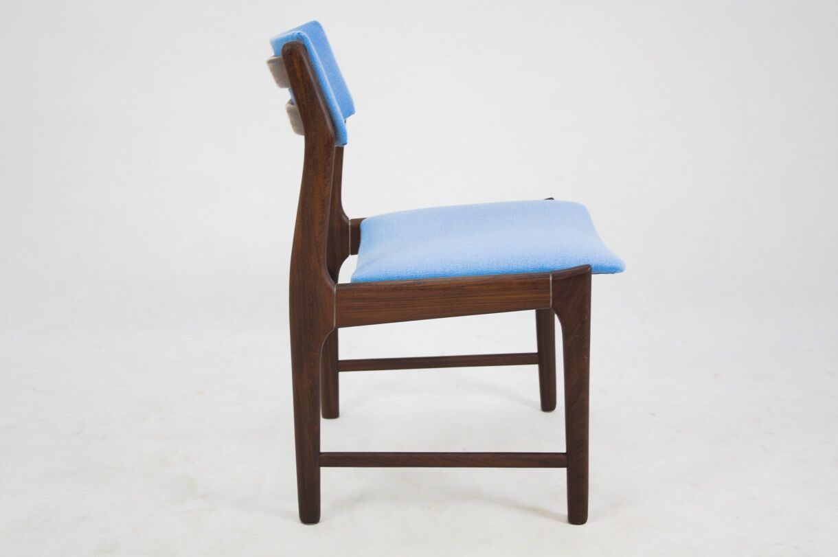 A set of 4 teak dining chairs,