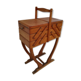 Worker light oak on feet