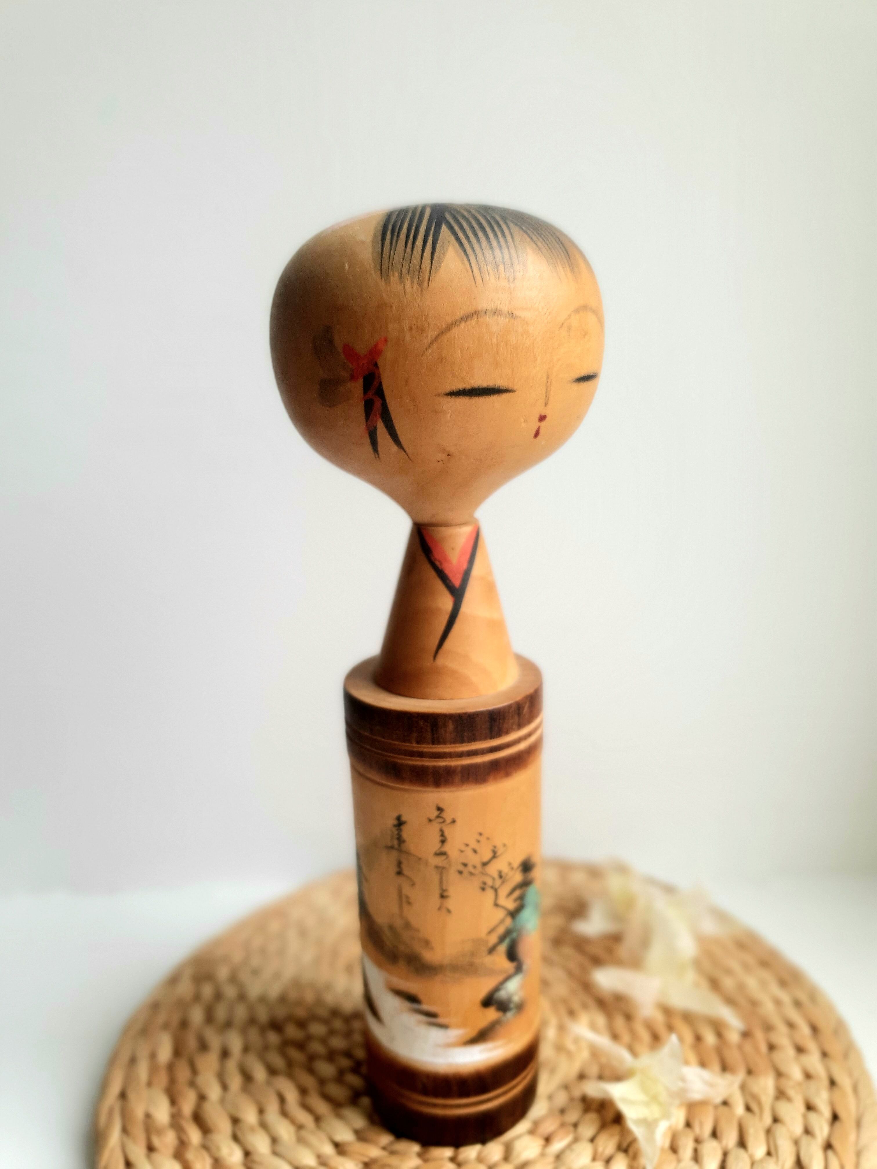 Kokeshi doll poupée japonaise