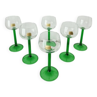 Set of 6 Luminarc white wine glasses