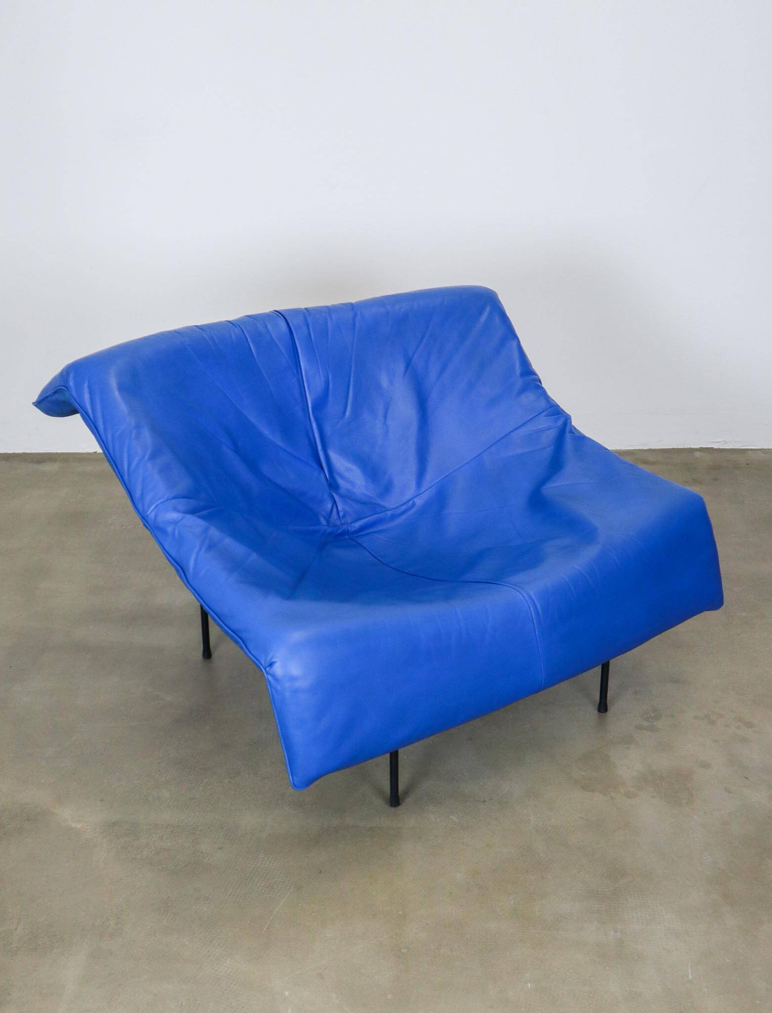 Vintage blue leather Butterfly armchair by Gerard van den Berg for Montis