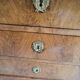 Commode 4 tiroirs style Empire en noyer blond, XIXème siècle